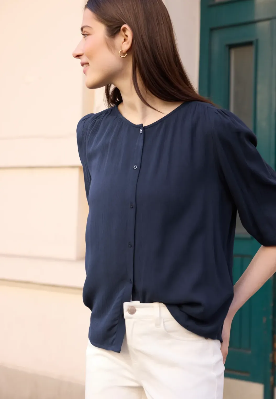 3/4 mouw blouse met ronde hals en knopen