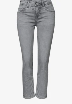 7/8 Slim Leg jeans in casual fit