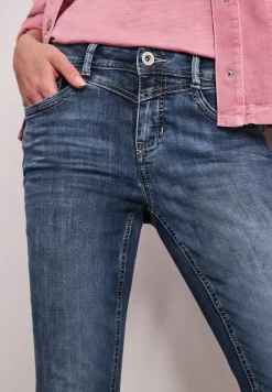 7/8 Slim Leg jeans in casual fit