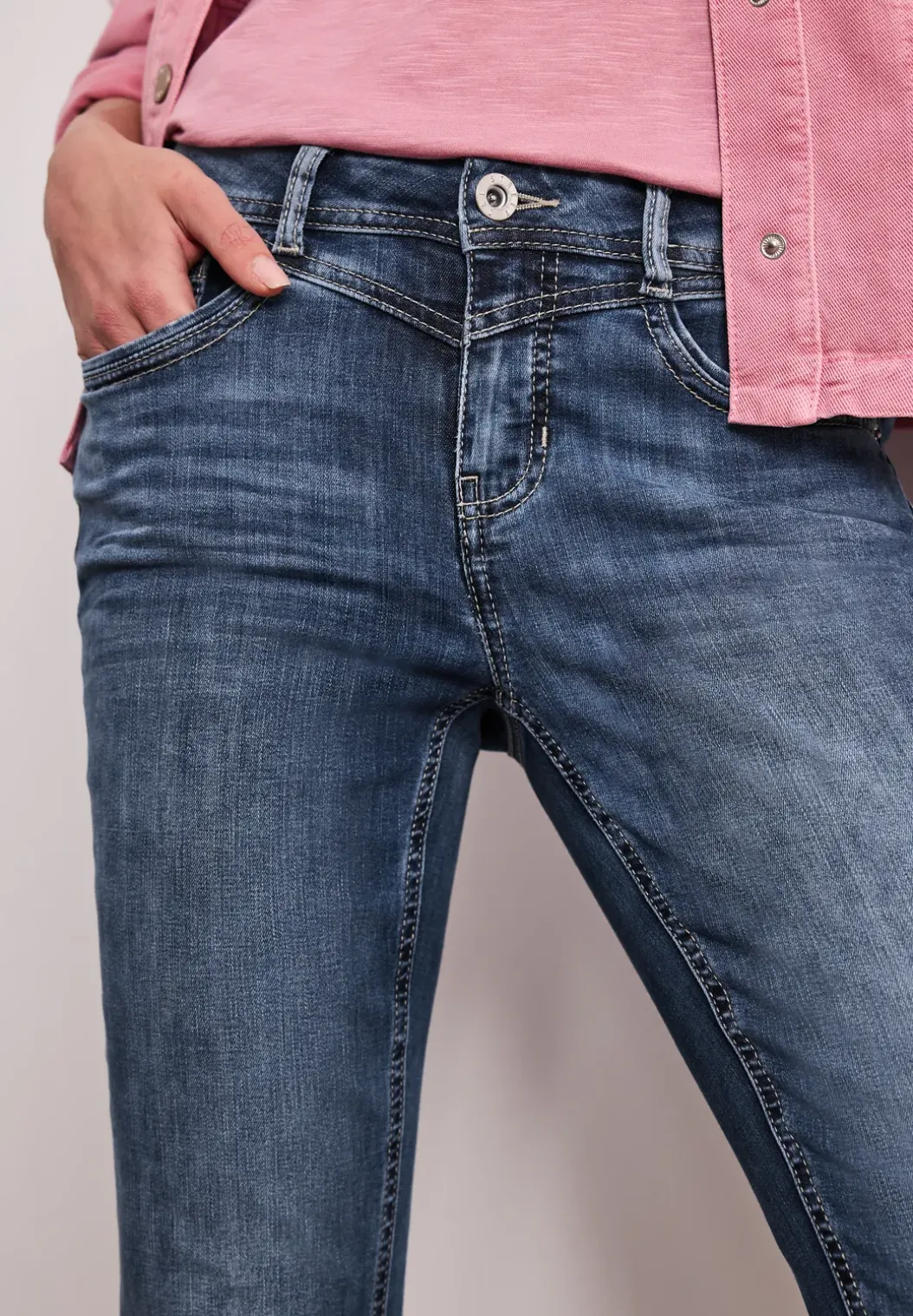 7/8 Slim Leg jeans in casual fit