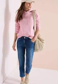 3/4 Slim Leg jeans in Slim Fit