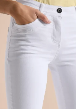 3/4 Slim Leg jeans in Slim Fit