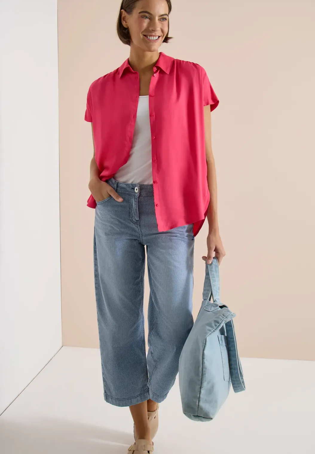 Basic blouse met overhemdkraag in effen kleur