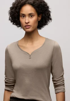 Basic shirt met knoopdetail
