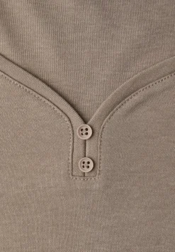 Basic shirt met knoopdetail