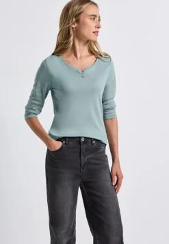Basic shirt met knoopdetail