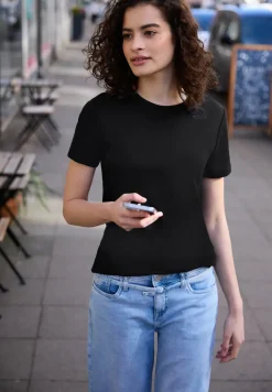 Basic Shirt met ronde hals en korte mouwen