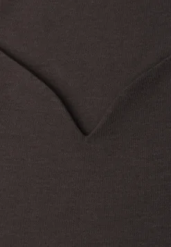 Basic top met hartvormige halslijn
