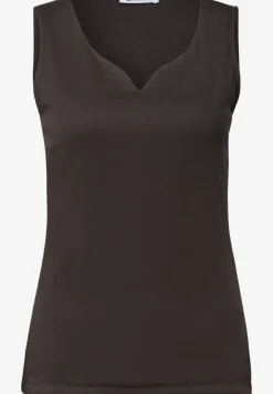 Basic top met hartvormige halslijn