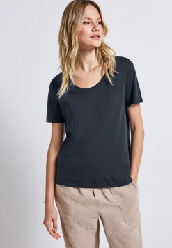 Basic Shirt