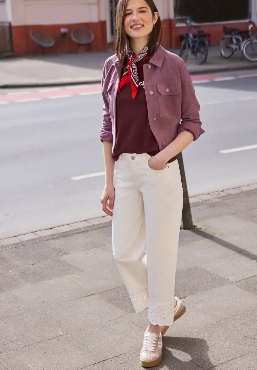 Basic Shirt met gedetailleerde print
