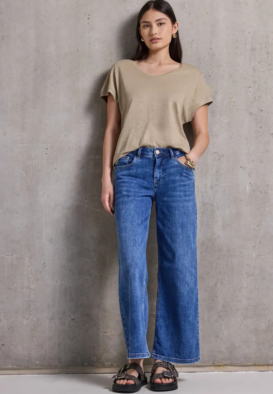 Basic shirt met V-hals
