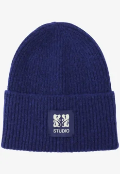Beanie met badge