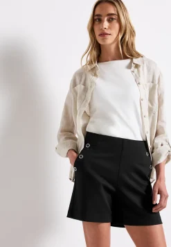 Bermuda met knoopdetail