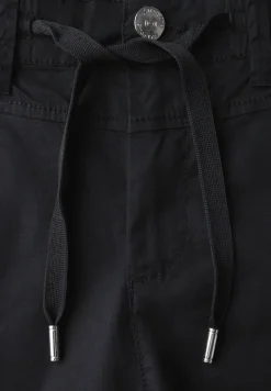 Bermuda met koorddetail