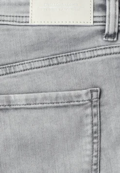 Bermuda met Slim Legs en omgeslagen detail