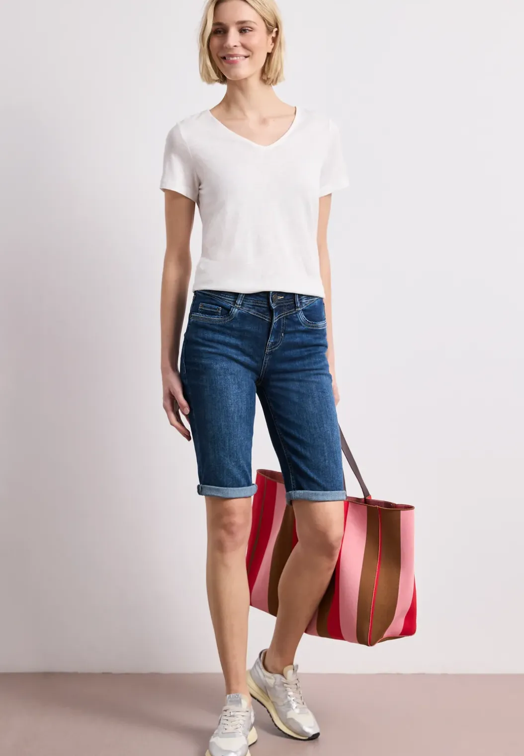 Bermuda met Slim Legs en omgeslagen detail