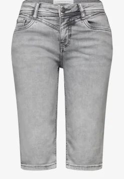 Bermuda met Slim Legs en omgeslagen detail