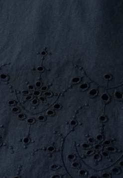 Blouse met borduursel