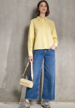 Blouse met geborduurde mouwen