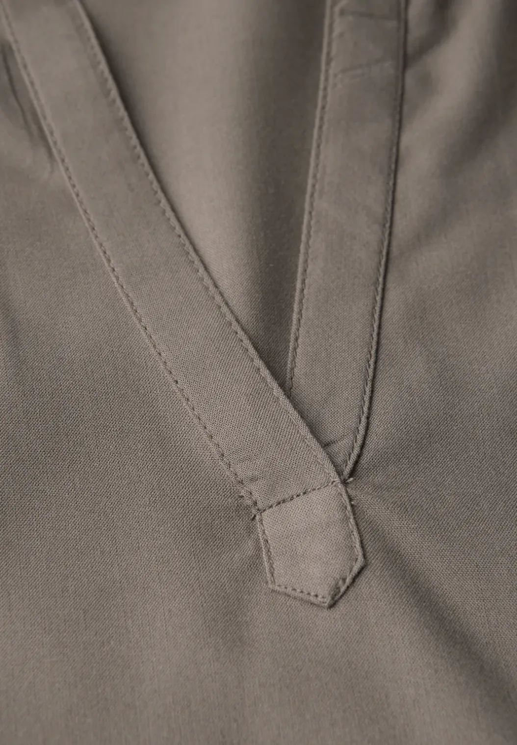 Blouse met gespleten hals in effen kleur