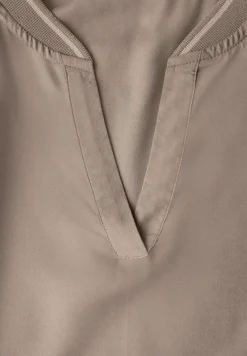 Blouse met gespleten hals en tape