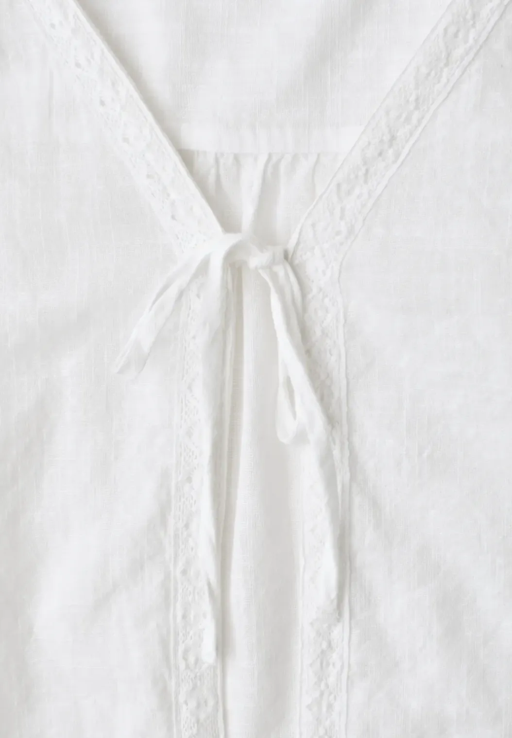 Blouse met lange mouwen, V-hals en strik