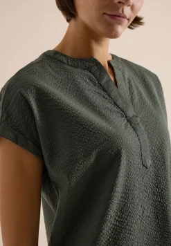 Blouse met overhangende schouders in seersucker kwaliteit