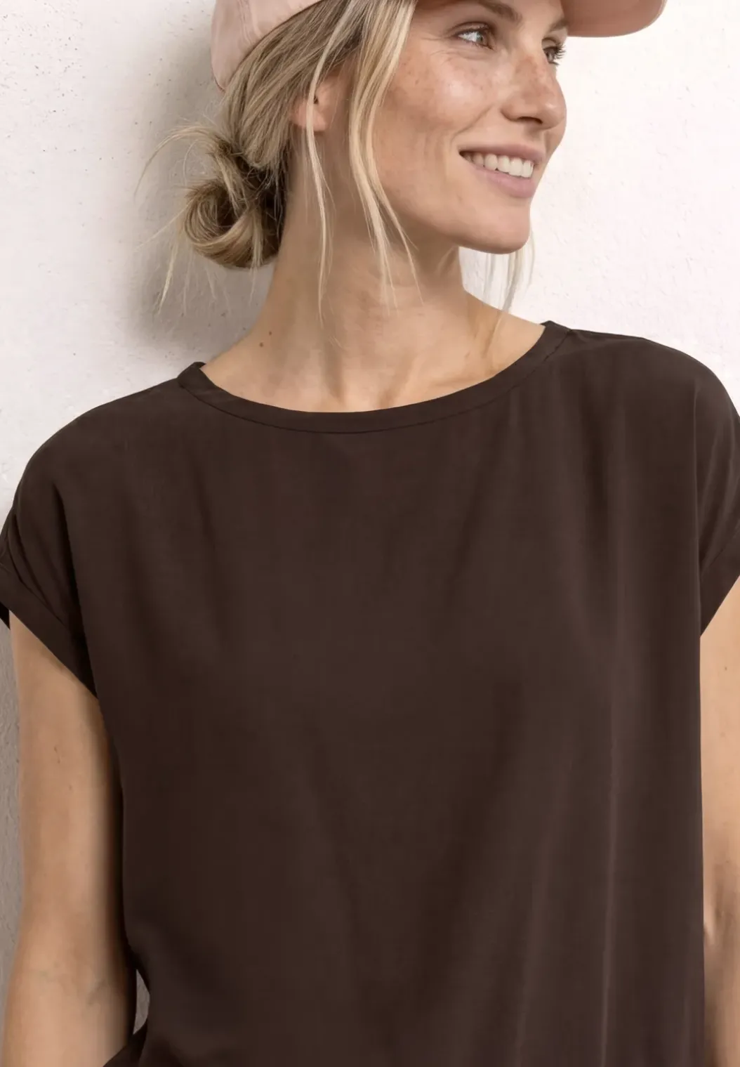 Blouse met overhangende schouders en getapete details