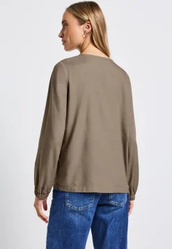 Blouse met ronde hals en uitsnijding