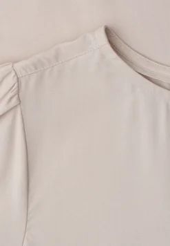 Blouse met ronde hals en korte pofmouwen