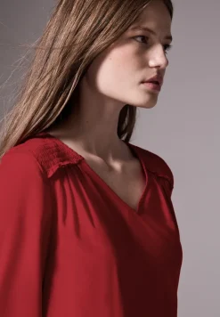Blouse met smokdetail
