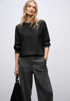 Blouse met tape details
