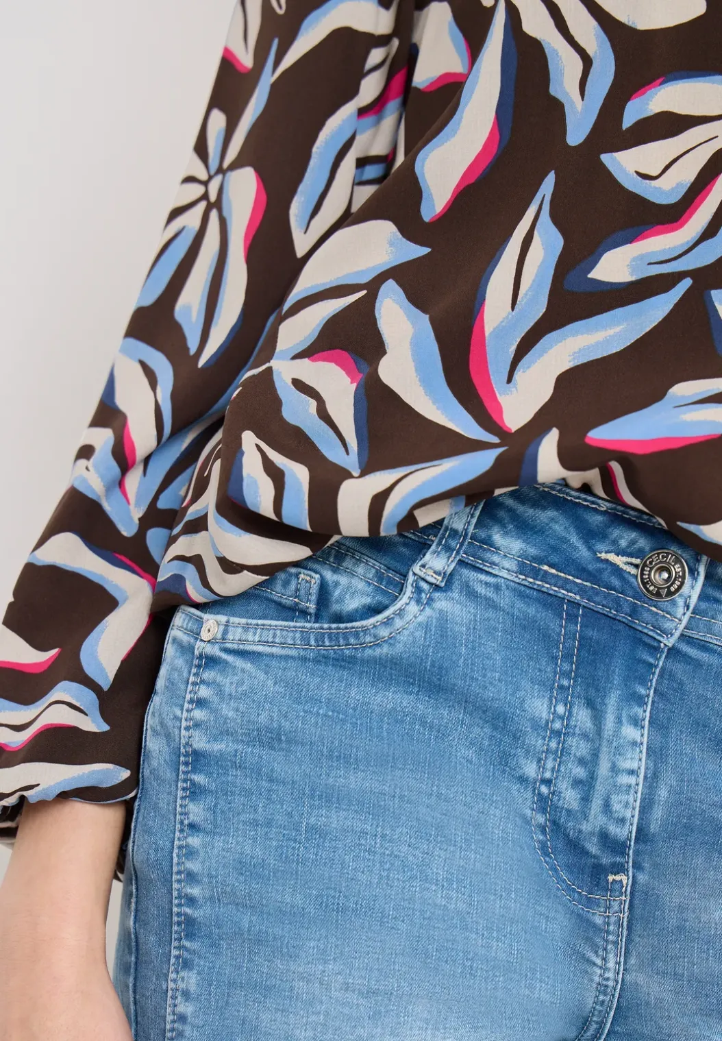 Blouse met touwtjes