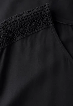 Blouse shirt met kant
