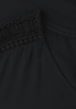 Blouse shirt met V-hals en kant