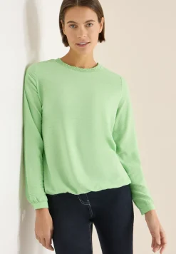 Blouse met gesmockte halslijn