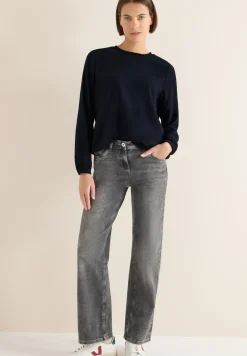 Blouse met gesmockte halslijn