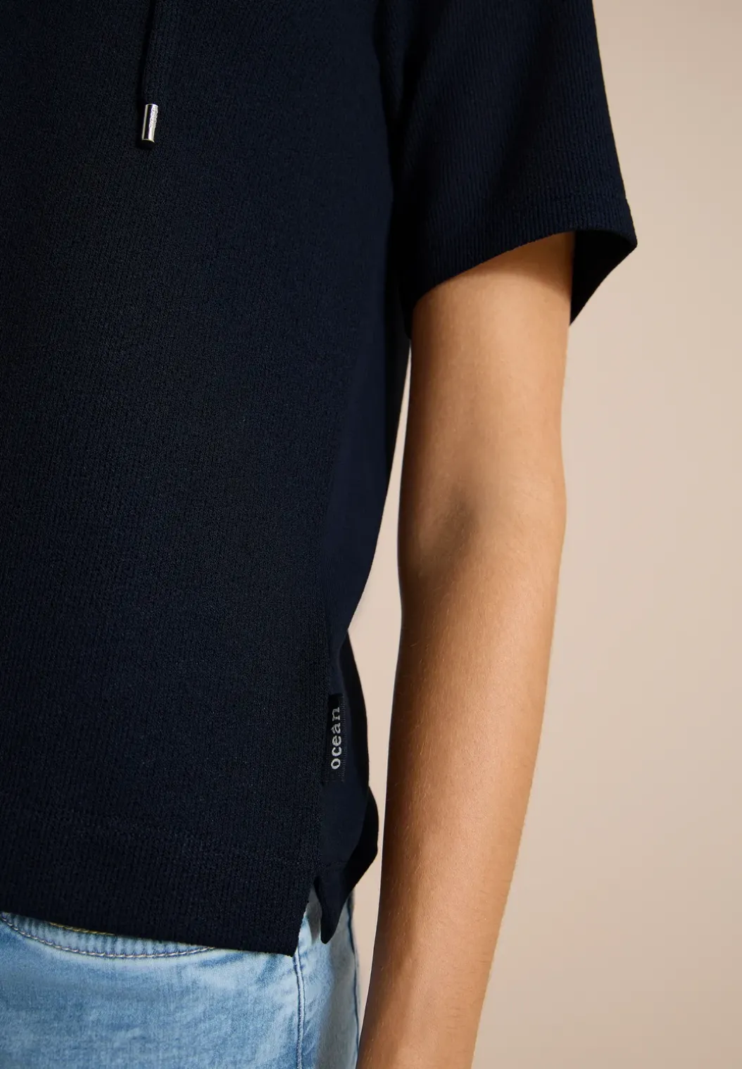 Blouse met korte mouwen, gespleten hals en linten