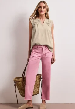 Blousetop met gespleten hals en shiffley-details