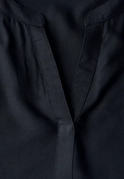 Blouse van viscose met gespleten hals