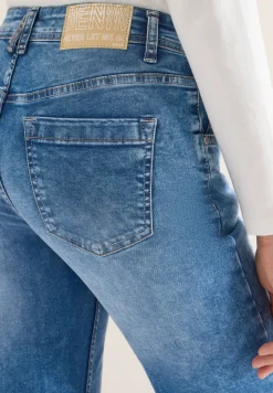Bootcut jeans