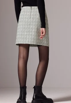 Bouclé rok