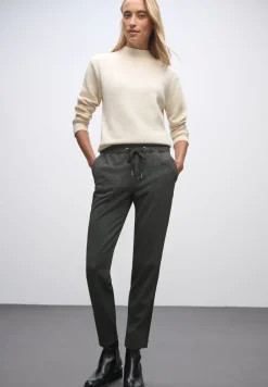 Broek met galonstrepen