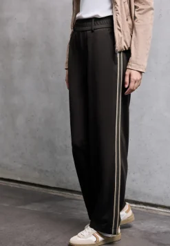 Broek met galonstrepen