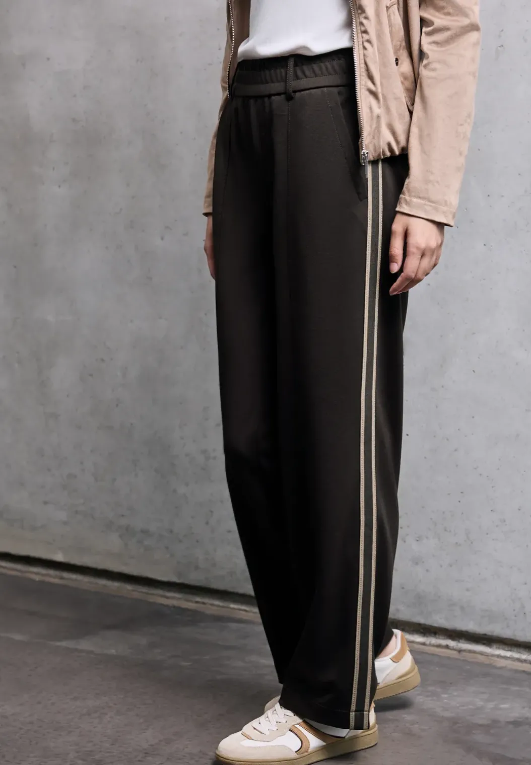 Broek met galonstrepen