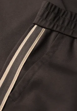 Broek met galonstrepen