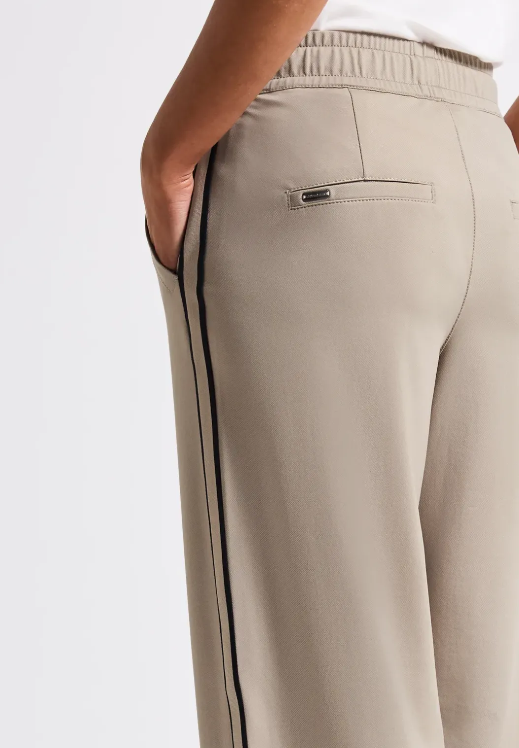 Broek met galonstrepen