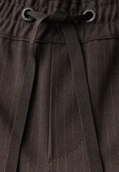 Broek met galonstrepen