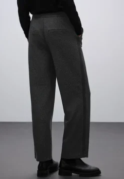 Broek met rechte pijpen en tape